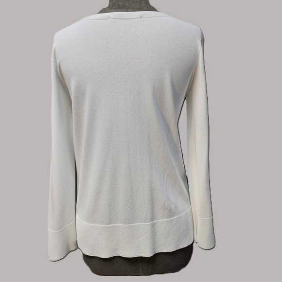 D. Exterior Long Sleeve V-neck Top - Picture 4 of 4